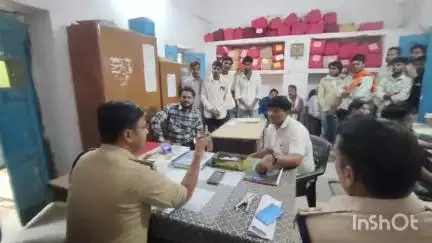 बमोरी: बमोरी क्षेत्र में चोरों का आतंक आधा दर्जन से भी अधिक ग्रामीणों ने थाने में पहुंचकर दिया ज्ञापन#jansamasya