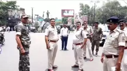 धनबाद/केंदुआडीह: शहर में वाहनों के शीशों पर काली फिल्म लगाने वालों के खिलाफ पुलिस ने चलाया अभियान, दिए सख्त निर्देश