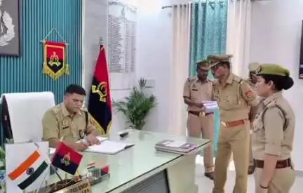 सुल्तानपुर: शक्ति मोबाइल शाखा की साप्ताहिक समीक्षा बैठक में एसपी ने दिए आवश्यक निर्देश