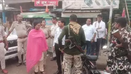 रामगढ़: बाजार में नगर प्रशासन और पुलिस बल द्वारा चलाया गया अतिक्रमण हटाओ अभियान