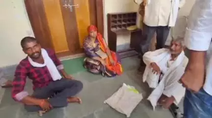 गाज़ीपुर: गाजीपुर डीएम ऑफिस में हंगामा, फरियादी ने एडीएम, सीआरओ/डीडीसी पर थप्पड़ मारने का लगाया आरोप