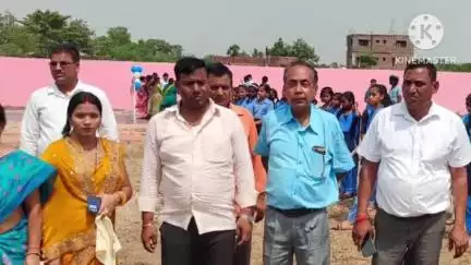 नगर नौसा: नगरनौसा प्रखंड क्षेत्र के प्रखंड शिक्षा पदाधिकारी ने विभिन्न खेल मैदानों व समर कैंप का किया निरीक्षण