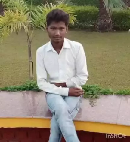 कासगंज: नरौली गांव में 17 वर्षीय किशोर की संदिग्ध परिस्थितियों में हुई मौत, पिता ने मां और मामा पर हत्या का आरोप लगाया