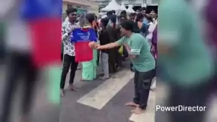 ಹನೂರು: ಆರ್ ಸಿಬಿ ಕಪ್ ಗೆಲ್ಲಲೆಂದು ಮಾದಪ್ಪನಿಗೆ ಮುಡಿ ಕೊಟ್ಟ ಅಭಿಮಾನಿ