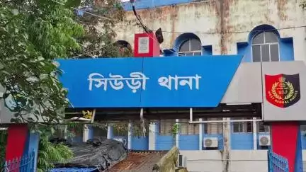 সিউড়ি ১: বোলপুর থানার IC প্রসঙ্গে সোশ্যাল মিডিয়ায় কটুক্তি করার অভিযোগে বিক্রমজিৎ সাউকে নোটিশ পাঠালো সিউড়ি থানার পুলিশ