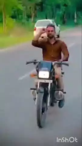 नकुड: गंगोह रोड पर युवक का बाइक पर स्टंट करते वीडियो सोशल मीडिया पर हुआ वायरल, पुलिस नंबर के आधार पर कार्रवाई में जुटी