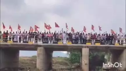 गडचिरोली: मोहटोला- निमगांव रस्त्यावरील नवनिर्मित पूलावर बांधकामाकरीता पाठपूरावा करणार्या अरविंद कात्रटवार यांचा नेतृत्वात जल्लोष