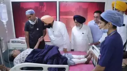 ਰੂਪਨਗਰ: ਗੁ ਹੈਡ ਦਰਬਾਰ ਟਿੱਬੀ ਸਾਹਿਬ ਰੂਪਨਗਰ ਵਿਖੇ ਏਸੀ ਕੂਲਰ ਫਟਣ ਨਾਲ ਜ਼ਖਮੀ ਹੋਏ ਲੋਕਾਂ ਦਾ ਹਾਲ ਜਾਨਣ ਲਈ ਰੂਪਨਗਰ ਹਸਪਤਾਲ ਪਹੁੰਚੇ ਮੰਤਰੀ ਬੈਂਸ