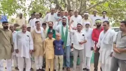 सिवानी: सिवानी क्षेत्र के गांवों में हाईटेंशन बिजली लाइन के मुद्दे पर किसानों से किया गया संपर्क