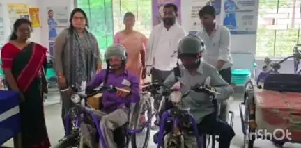 रानीश्वर: रानीश्वर अंचल कार्यालय के सभागार में दिव्यांगों के बीच सहयोगी सामग्री का वितरण किया गया