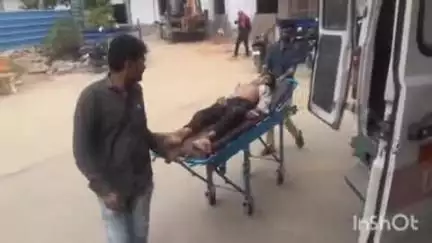 सलेमपुर: सवरेजी गांव में अपनी जमीन पर टीनशेड लगा रहे लोगों को दबंगों ने मारपीट कर किया घायल, तीन लोग हुए घायल