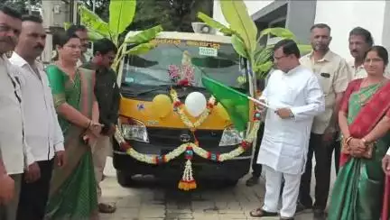 ಹಾನಗಲ್: ಪಟ್ಟಣದಲ್ಲಿ ನೂತನ ಸ್ವಚ್ಛ ವಾಹಿನಿ ವಾಹನಕ್ಕೆ ಶಾಸಕ ಮಾನೆ ಚಾಲನೆ