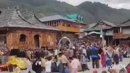 चिड़गांव: देवता साहिब ननी नाग महाराज के प्रांगण में स्थानीय लोगों ने रखा धाम का आयोजन, हजारों लोगों ने की शिरकत