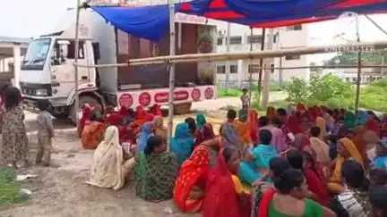 अलौली: अलौली प्रखंड कार्यालय परिसर में महिला संवाद का आयोजन किया गया