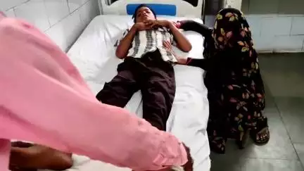 नरवर: नरवर के पारागढ़ गांव में ईको गाड़ी ने किशोर को मारी टक्कर, हालत गंभीर