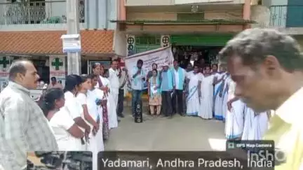 పూతలపట్టు: యాదమరి మండల కేంద్రంలో కోర్ స్వచ్ఛంద సంస్థ ఆధ్వర్యంలో ఎయిడ్స్, టీబీపై  కళాకారులచే అవగాహన