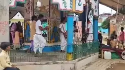 गोला: सरगडीह के हरि मंदिर में तीन दिवसीय हरि कीर्तन शुरू, पश्चिम बंगाल के कलाकार प्रस्तुत कर रहे कार्यक्रम