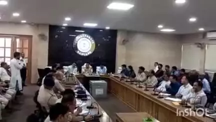 रामगढ़: बकरीद पर्व के मद्देनजर पुलिस अधीक्षक की अध्यक्षता में समाहरणालय में हुई बैठक, निर्देश जारी