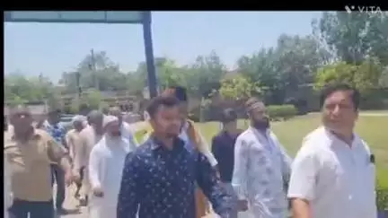 अम्बाला: रविदास बस्ती में कब्रिस्तान की जमीन पर सरकारी ट्यूबवेल लगाने का मुस्लिम समाज ने किया विरोध, सौंपा ज्ञापन
