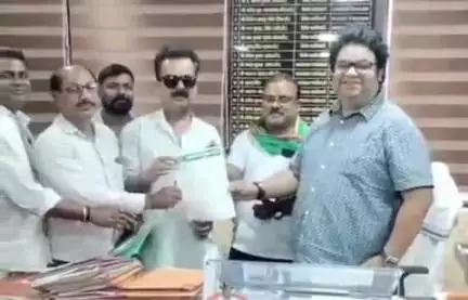 चास: झारखंड मुक्ति मोर्चा चास नगर कमेटी ने चास नगर निगम के अपर नगर आयुक्त को सौंपा मांग पत्र