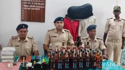 मेहरमा: मेहरमा थाना पुलिस ने अधिक मात्रा में अंग्रेजी शराब के साथ दो युवकों को गिरफ्तार कर जेल भेजा