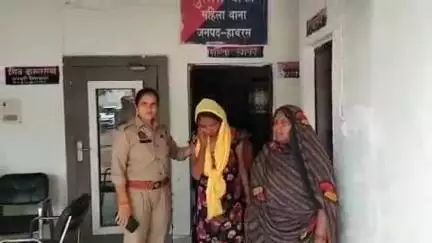 सासनी: सासनी बस स्टैंड पर घूम रही मानसिक रूप से पीड़ित महिला का पुलिस ने कराया मेडिकल, आश्रम की टीम को सुपुर्द किया