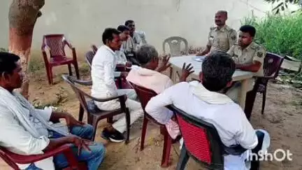 करपी: पुलिस अधीक्षक के निर्देश पर बकरीद पर्व को देखते हुए तेलपा पुलिस ने शहर में शांति समिति की बैठक की