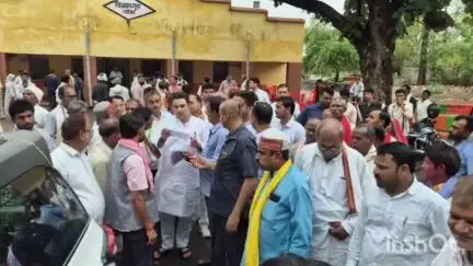 त्योंथर: त्यौंथर विश्राम गृह में जनसुनवाई का आयोजन, विधायक के साथ अधिकारी एवं कर्मचारी रहे उपस्थित