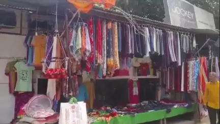 अमरोहा: बिजनौर रोड लकडा चुंगी पर हिंदू दुकानदार ने पलायन के पोस्टर लगाए, मचा हड़कंप