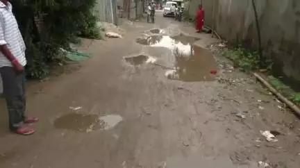 দলগাঁও ভাগ: দলগাঁ‌ৱত এটা পথৰ বাবে যমৰ যন্ত্ৰণা ভুগিছে স্কুলীয়া ছাত্ৰ-ছাত্ৰী আৰু পথচাৰীয়ে #jansamasya