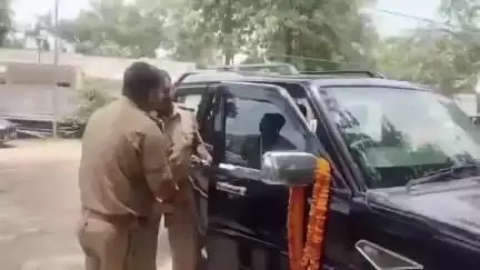 बेल्थरा रोड: ट्रांसफर पर सीयर पुलिस चौकी इंचार्ज को दी गई विदाई, नए प्रभारी ने संभाला चार्ज
