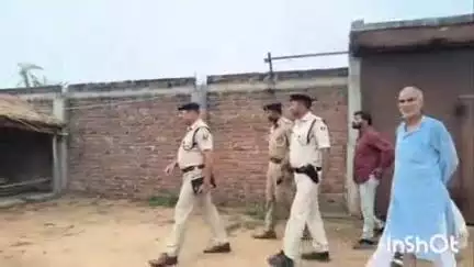 काराकाट: काराकाट थाना क्षेत्र के जमुआ बाल पर रिटायर्ड बीएमपी हवलदार की हत्या हुई