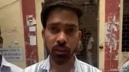 देवघर: झारखंड छात्र मोर्चा ने देवघर महाविद्यालय के प्राचार्य को मांगों को लेकर ज्ञापन सौंपा