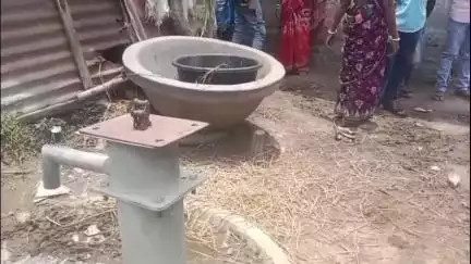 মুরারই ২: কামারখুর রবিদাস পাড়ায় অনেকদিন ধরে পানীয় জলের নলকুপ কল খারাপ হয়ে পড়ে আছে স্থানীয়দের সমস্যা হচ্ছে #jansamasya