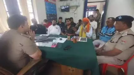 लोहाघाट: बकरीद को लेकर लोहाघाट पुलिस थाने में शांति समिति की बैठक का आयोजन किया गया