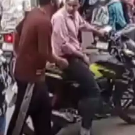 राजगढ़: राजगढ़ के कबीरान के बास में करंट लगने से युवक की हुई मौत, गुस्साए ग्रामीणों ने लगाया जाम