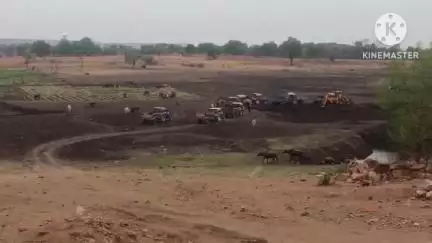 खनियाधाना: ग्राम आहार भानपुर में तालाब का गहरीकरण जारी, मजदूरों को नहीं मिल रहा काम