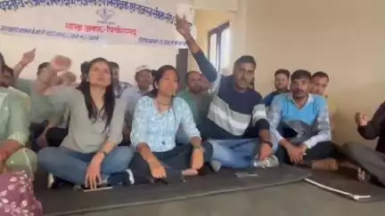 पिथौरागढ़: 2 सूत्रीय मांगों को लेकर राजस्व निरीक्षक और उप निरीक्षकों ने किया कार्य बहिष्कार