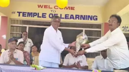 ஓசூர்: பாரதியார் நகர் அரசு உயர்நிலைப்பள்ளியில் 10ம் வகுப்பில் 100% தேர்ச்சி பெற்ற மாணவர்கள், ஆசிரியர்களுக்கு பாராட்டு விழா
