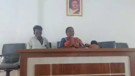 सातारा: कोळकी येथील पीडित मंगल काळे यांची पत्रकार संघाच्या कार्यालयातील पत्रकार परिषदेतून प्रशासनाकडे मदतीची मागणी