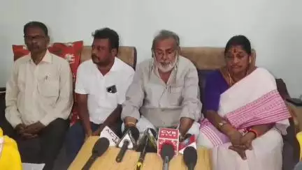 వెన్నుపోటుకు బ్రాండ్ అంబాసిడర్  జగన్మోహన్ రెడ్డి: కాకినాడ రూరల్ మాజీ ఎమ్మెల్యే పిల్లి దంపతులు