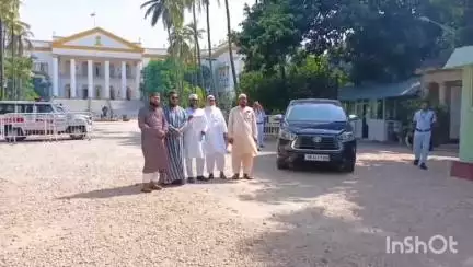 কলকাতা: ওয়াকফ সংশোধনী আইনের বিরোধিতায় রাজভবনের গেলেন অল ইন্ডিয়া মুসলিম পার্সোনাল ল বোর্ডের সদস্যরা, রাজ্যপালকে দিলেন ডেপুটেশন