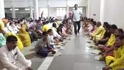 दतिया नगर: नगर में मां धूमावती का स्थापना दिवस मनाया गया, विधि विधान से पूजा अर्चना और अभिषेक हुआ, श्रद्धालु शामिल हुए