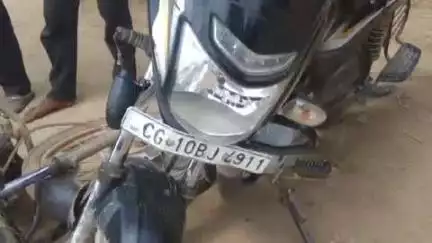 कोटा: कोंनचरा चौक के पास 2 मोटरसाइकिलों की टक्कर में 2 लोग गंभीर घायल, प्राथमिक उपचार के बाद किया गया रेफर