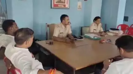 बारुन: बकरीद पर्व को लेकर बारुण थाना परिसर में हुई बैठक, थानाध्यक्ष ने की अपील