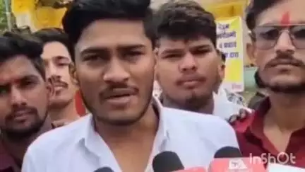 हुज़ूर: NSUI ने TRS कॉलेज के प्राचार्य को बताया बीजेपी का एजेंट, मुख्यमंत्री के नाम सौंपा ज्ञापन