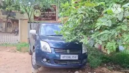 வாணியம்பாடி: நியுடவுன் பைபாஸ் சாலையில் ஆந்திராவி் விருந்து கடத்தி வரப்பட்ட 7 லட்சம் மதிப்பிலான செம்மரக்கட்டைகள் காருடன் பறிமுதல் இளைஞர் கைது