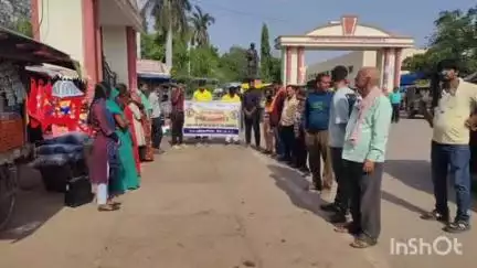 हुज़ूर: नगर निगम आयुक्त के निर्देशानुसार, वार्ड 22 अस्पताल चौराहा के पास निगम की स्वच्छता टीम ने नागरिकों को...