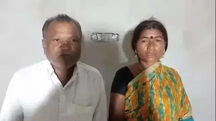 बसमत: वसमत गिरगाव रस्त्यावरील गिरगाव येथील पती-पत्नीला बनावट पोलिसांनी एक लाखाच्या ऐवज लुटला