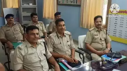 खूंटी: अनुमंडल पुलिस पदाधिकारी कार्यालय में मासिक अपराध समीक्षा बैठक आयोजित